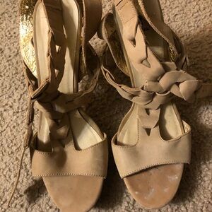 Women's Tan heels